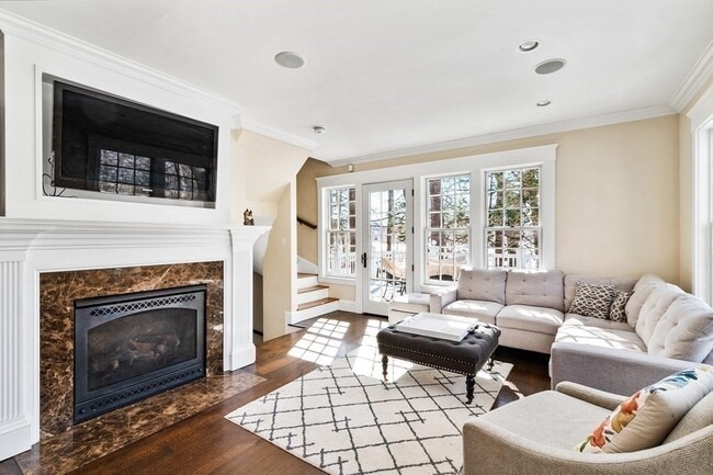 Building Photo - 115 Aspen Ave