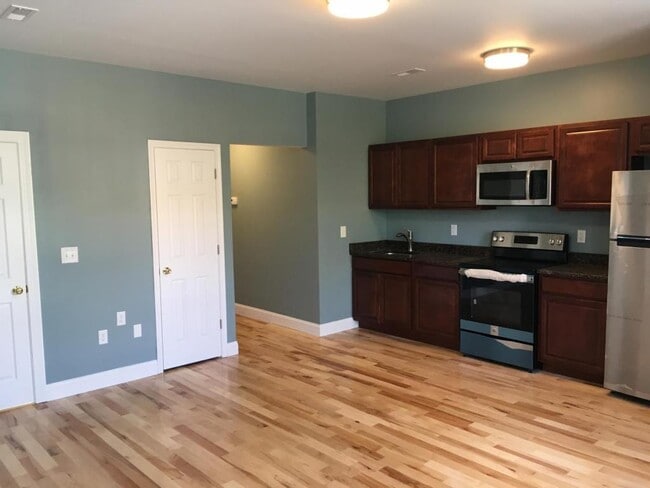 Building Photo - 2938 St Paul St