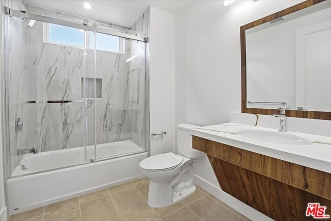 Building Photo - 1820 Prosser Ave