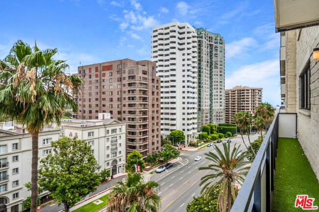 Building Photo - 10535 Wilshire Blvd