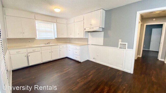 Building Photo - 1606 22nd St