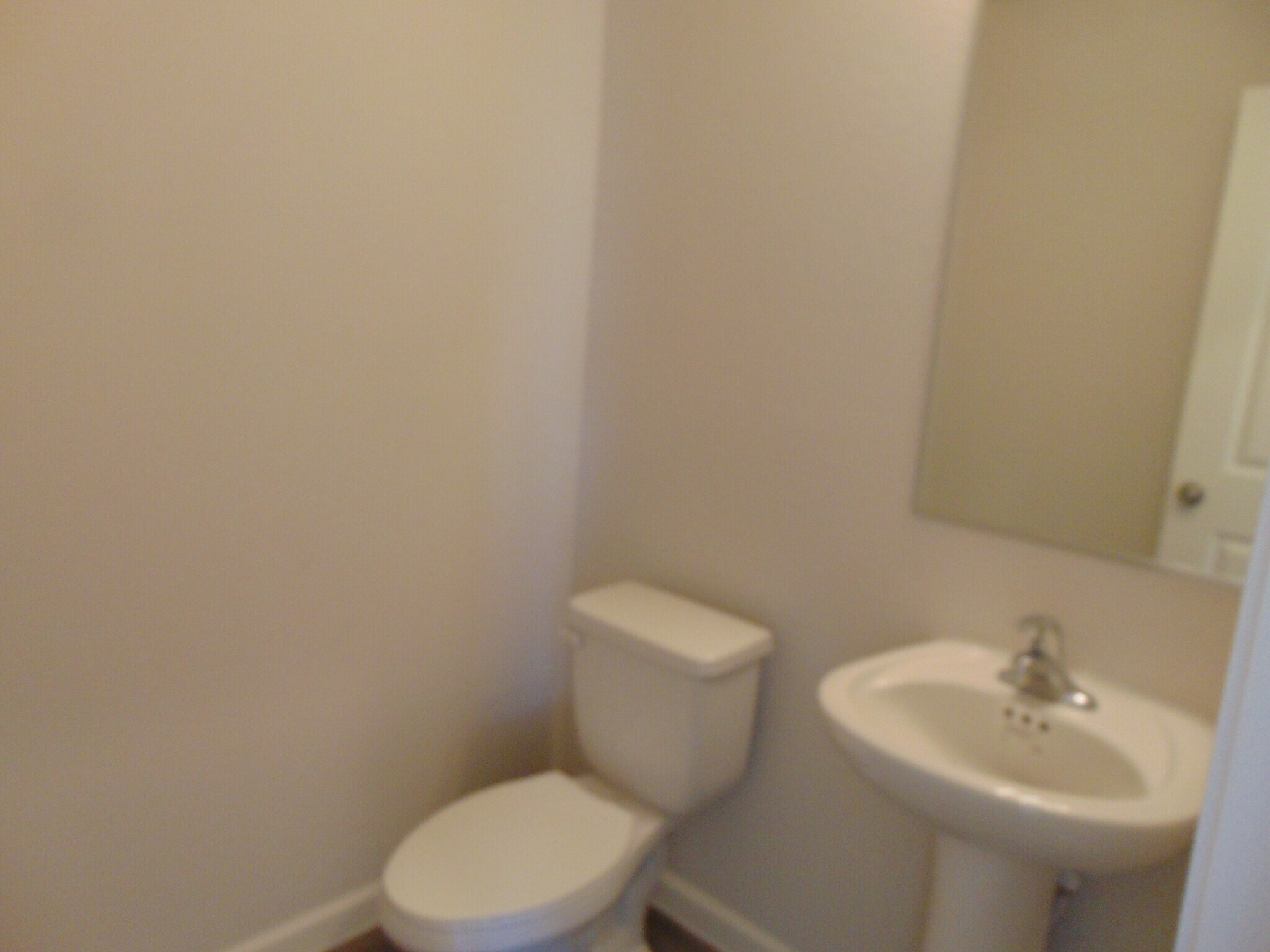 Building Photo - 806 W Caroline St