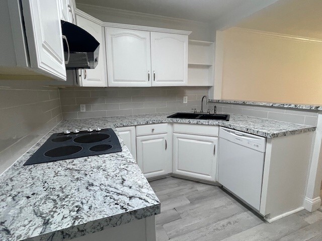 Building Photo - 465 Laurina St