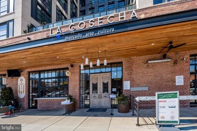 Building Photo - 1230 Penn St