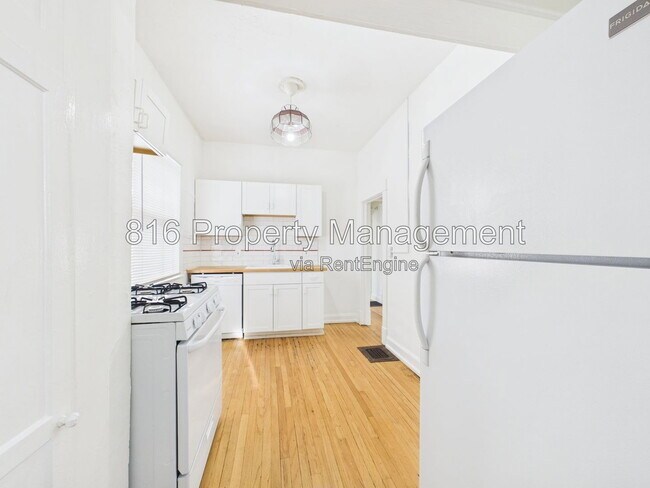 Building Photo - 4008 Charlotte St