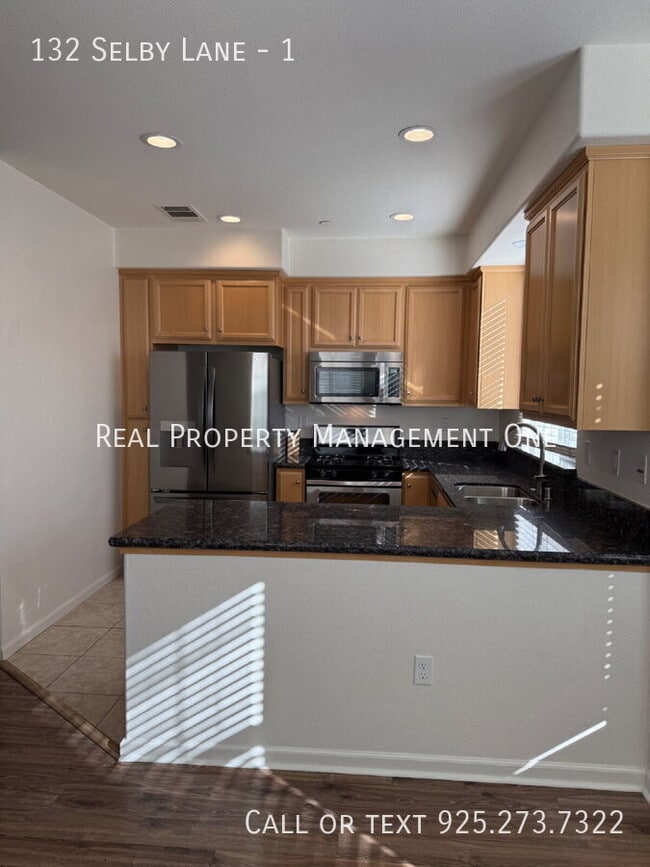 Building Photo - 132 Selby Lane