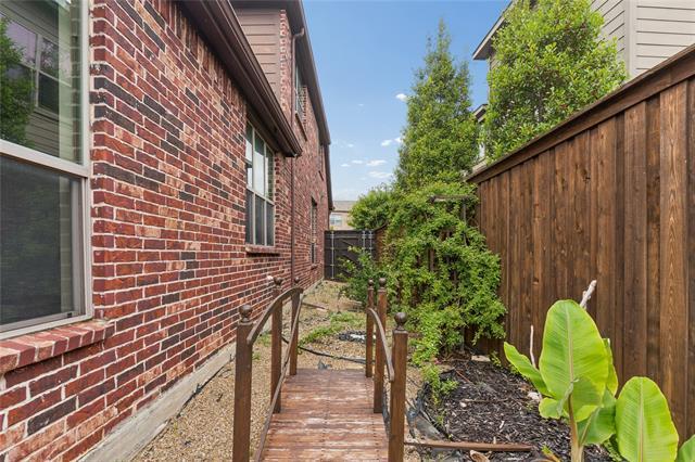 Building Photo - 8212 Oakwood Dr