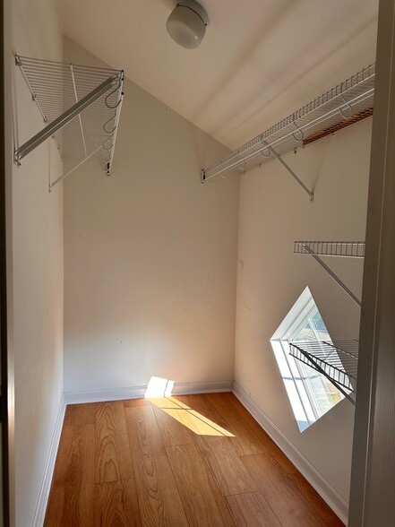 Building Photo - 16 Westfield Pl