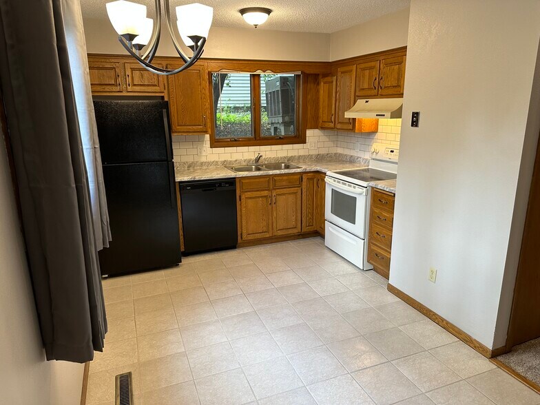 Building Photo - 414 Nicollet Ave