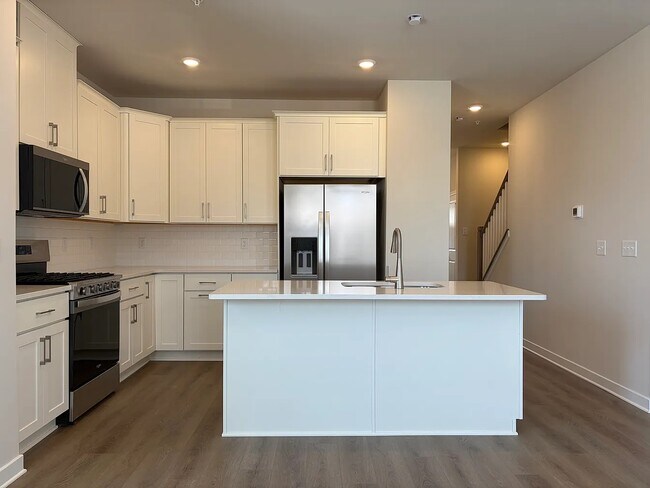 Building Photo - 101 Abramo Victor Dr