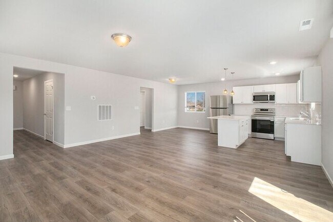Building Photo - 510 Homewild Ave
