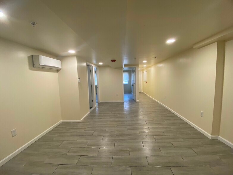 Building Photo - 2710 Dothan Plz
