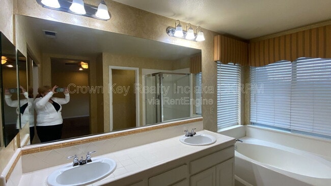 Building Photo - 1367 Gwerder St