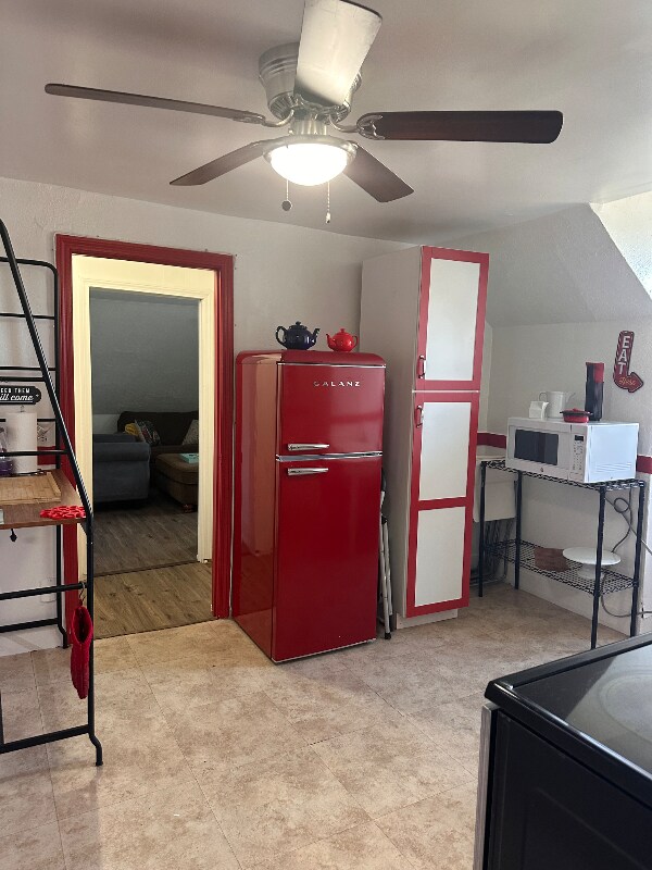 Building Photo - 676 Hampden St