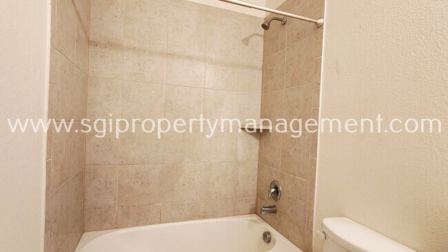Building Photo - 333 Cedar Crk Dr