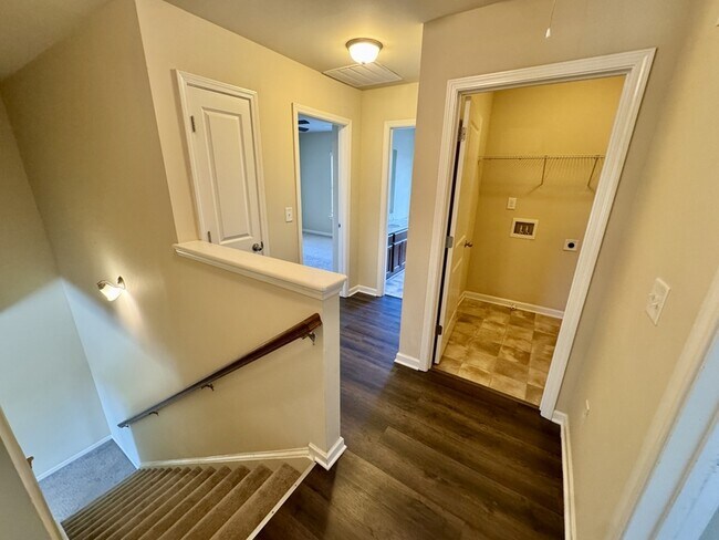 Building Photo - 130 Sparkling Spring Trail