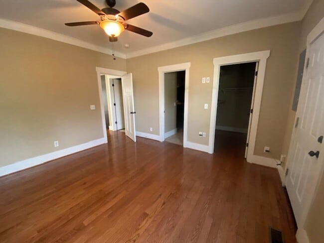 Building Photo - 3 Bedroom 2 Bath Townhouse