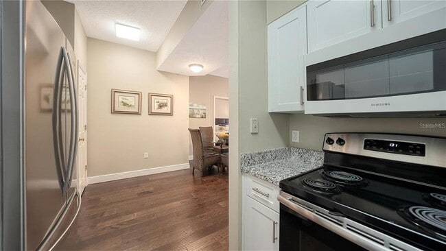 Building Photo - 4224 Central Sarasota Pkwy