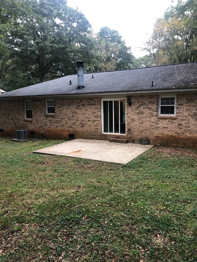Building Photo - Greer, 3BD/2BA, 1519SF