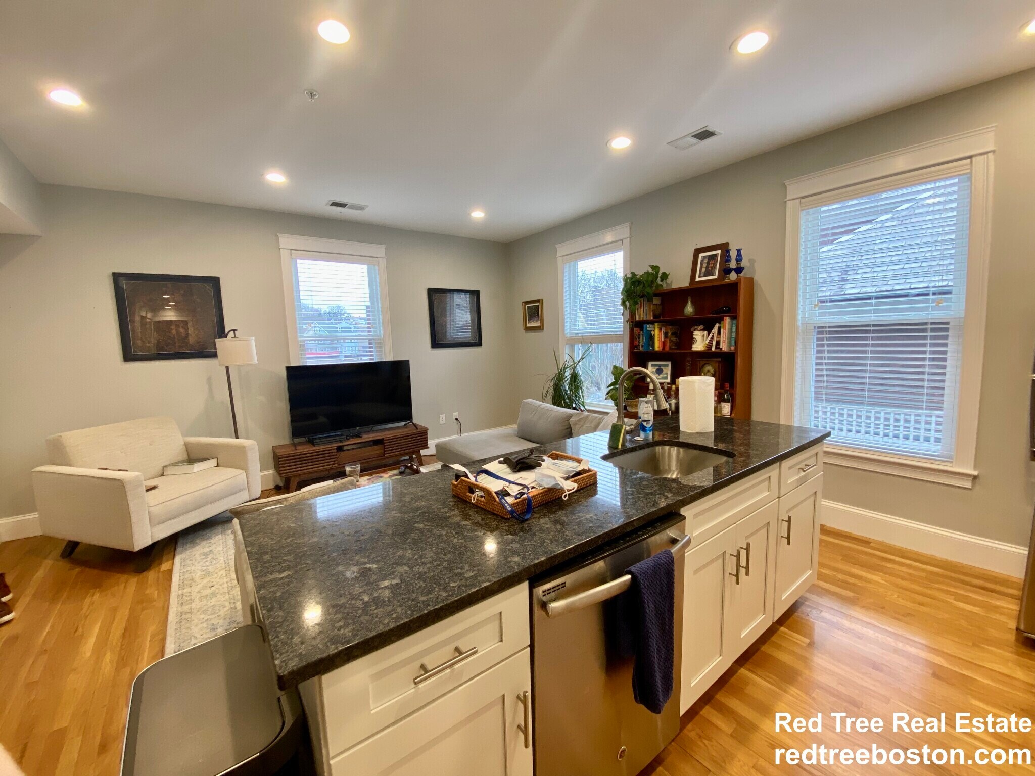 Building Photo - 407 S Huntington Ave