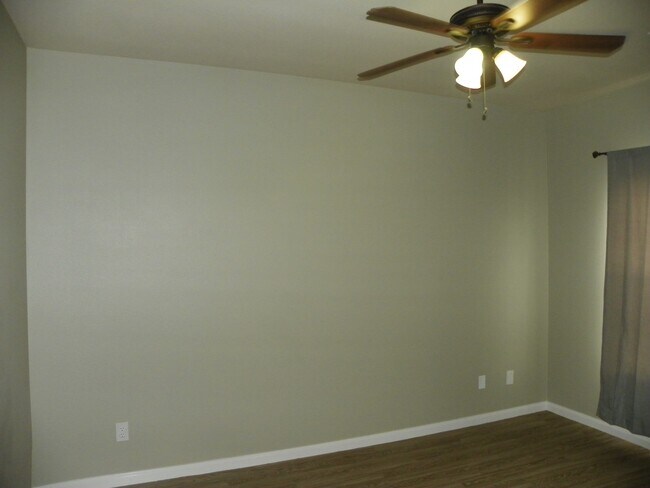 Building Photo - 133.135 Marvin Cove