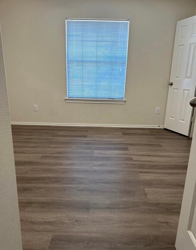 Building Photo - 12430 Oriole Lake Way