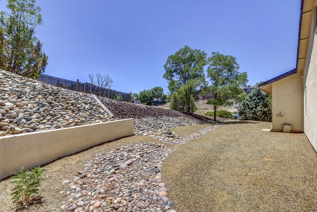 Building Photo - 4261 N Tonopah Dr