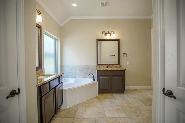 Building Photo - 106 S Sawbridge Cir