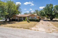 Building Photo - 1909 8th St