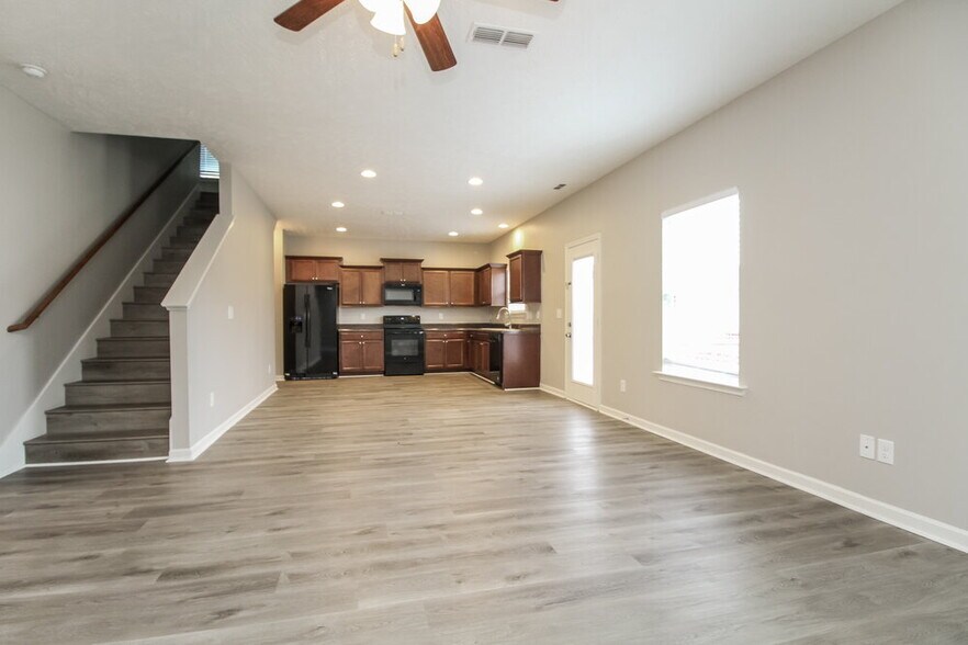 Building Photo - 1393 Rockglade Run