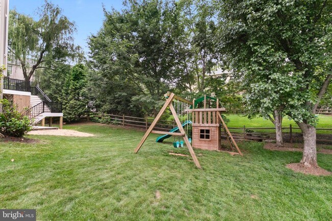 Building Photo - 46450 Saffron Ct