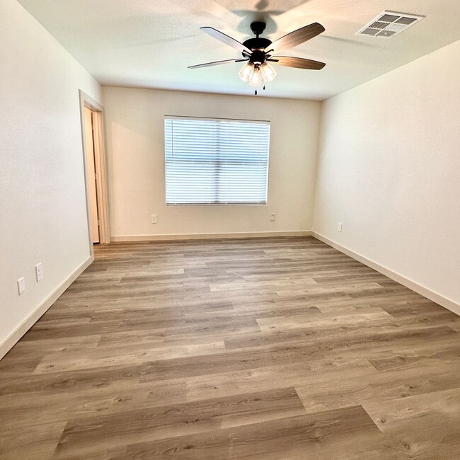 Building Photo - Brand New Build Located In Elm Meadows!