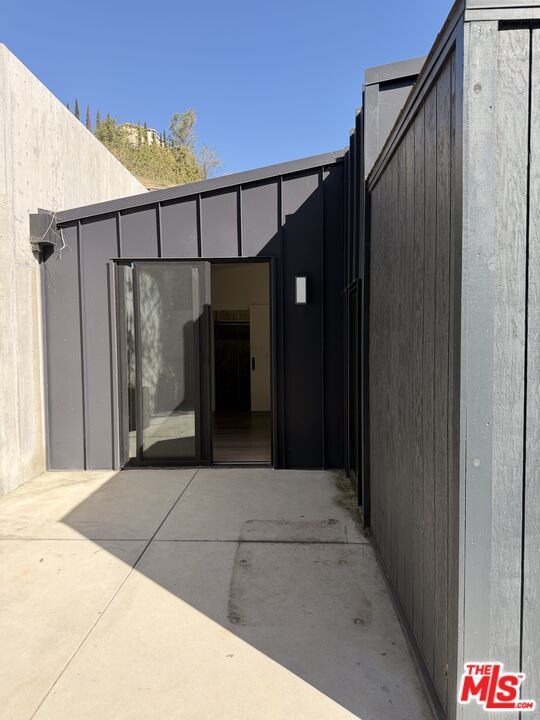 Building Photo - 4517 Cleland Ave