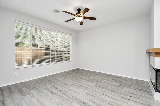Building Photo - 60 Lakeridge Ct