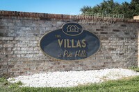 Building Photo - Villas at Pine Hills, a charming 2/2/1 com...