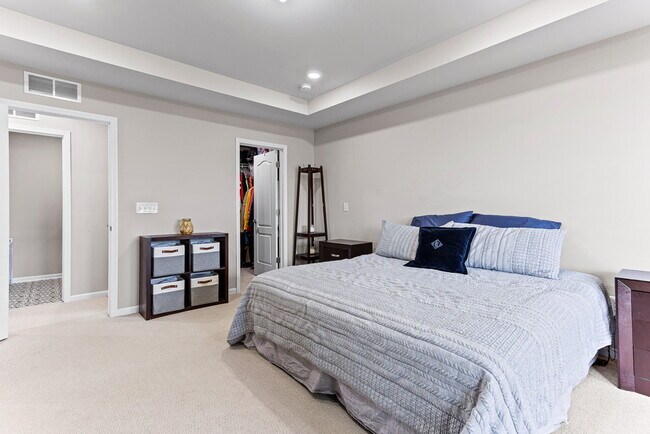 Building Photo - 1675 Addison Cir