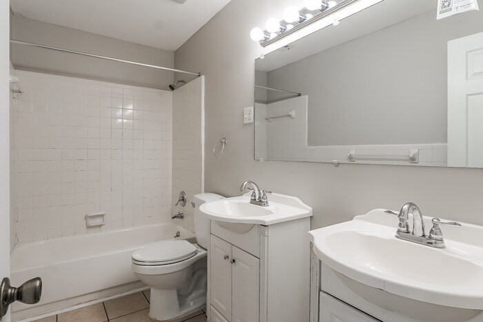 Building Photo - 615 Kenwood Pl