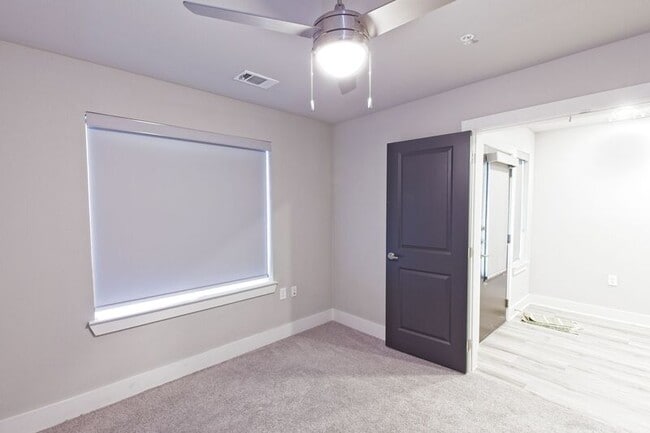 Building Photo - 3313 Wynwood Dr