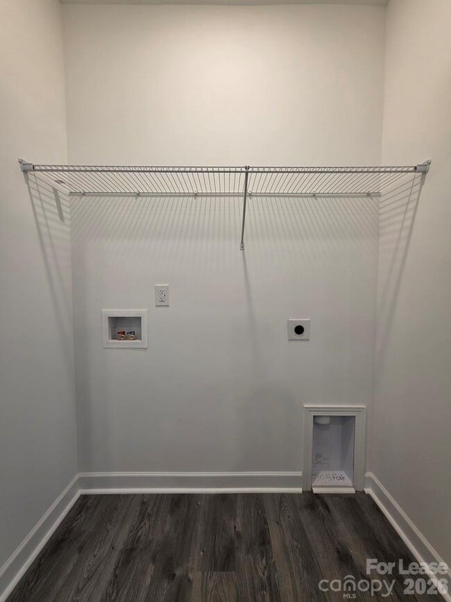 Building Photo - 215 Division Ave