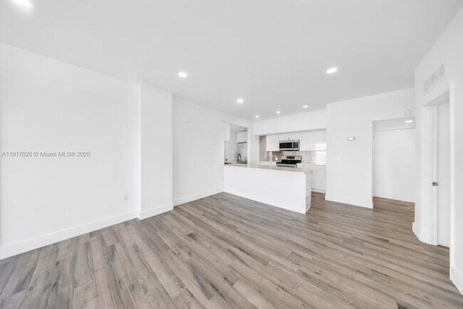 Building Photo - 13155 Ixora Ct