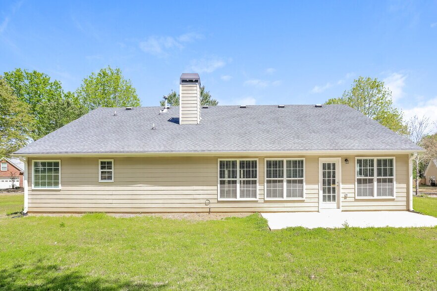 Building Photo - 402 Black Fox Dr