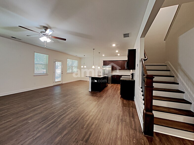 Building Photo - 136 Cobblestone Dr