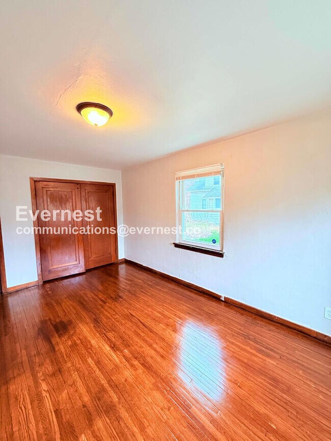 Building Photo - 3812 Drexel Dr