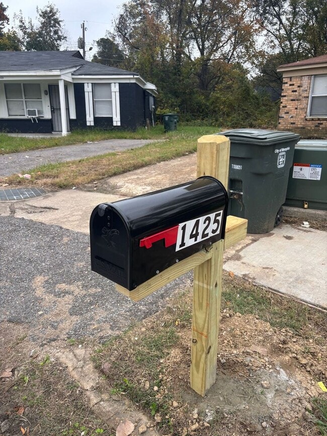 Building Photo - 1425 Todds Creek Cove