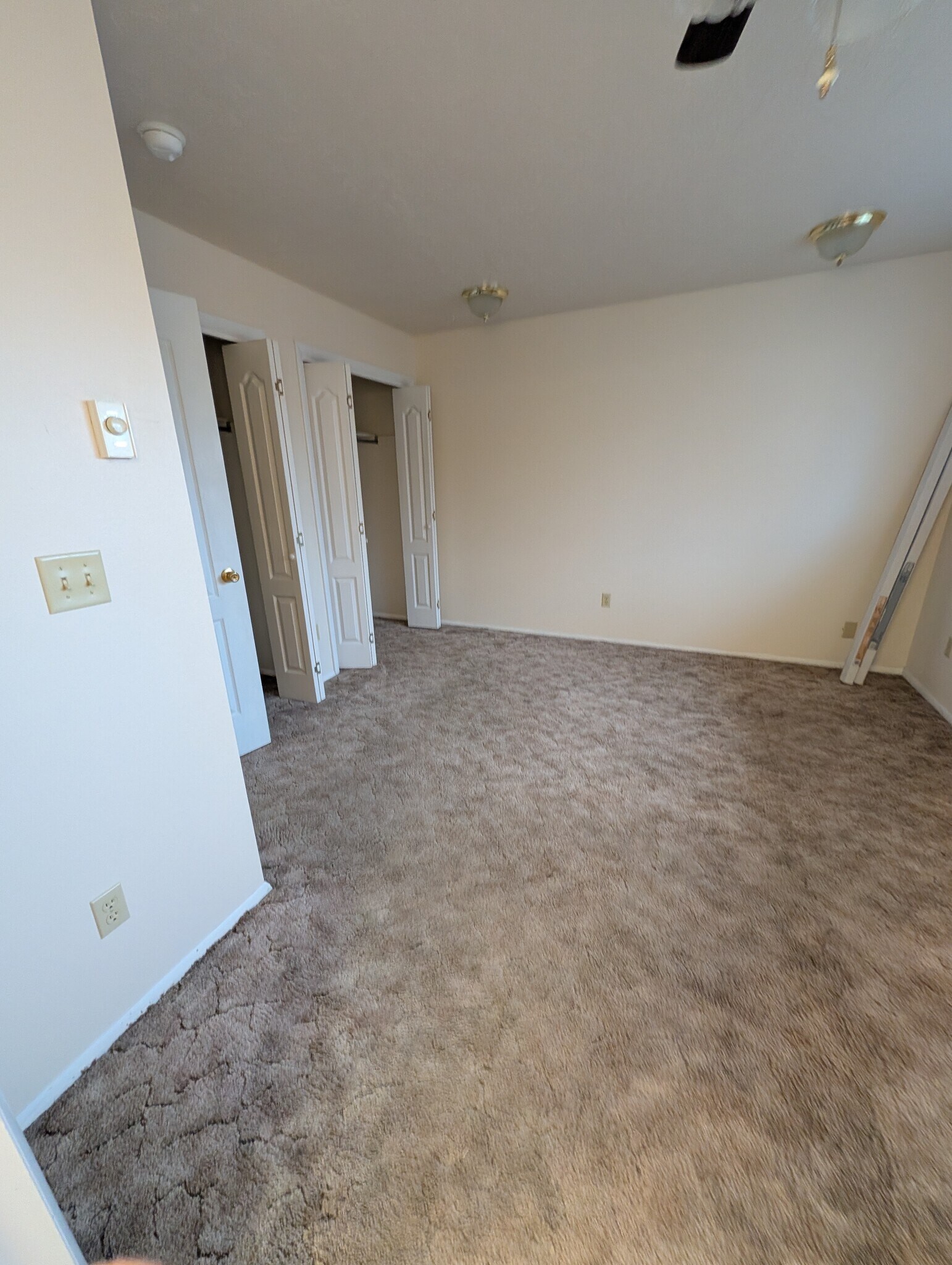 Building Photo - 2030 Ardella Dr