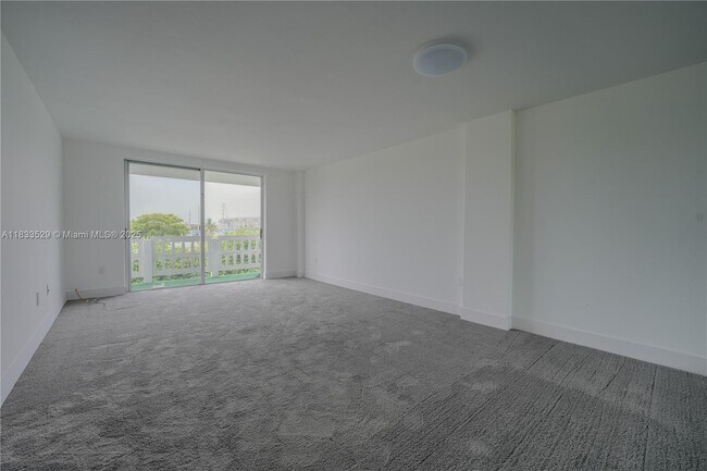 Building Photo - 15600 NW 7th Ave