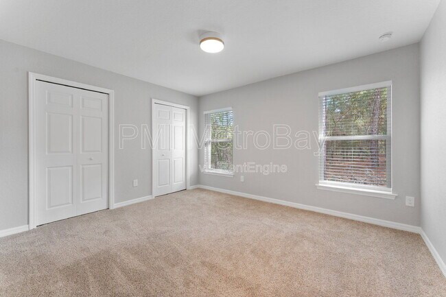 Building Photo - 9461 N Sandree Dr