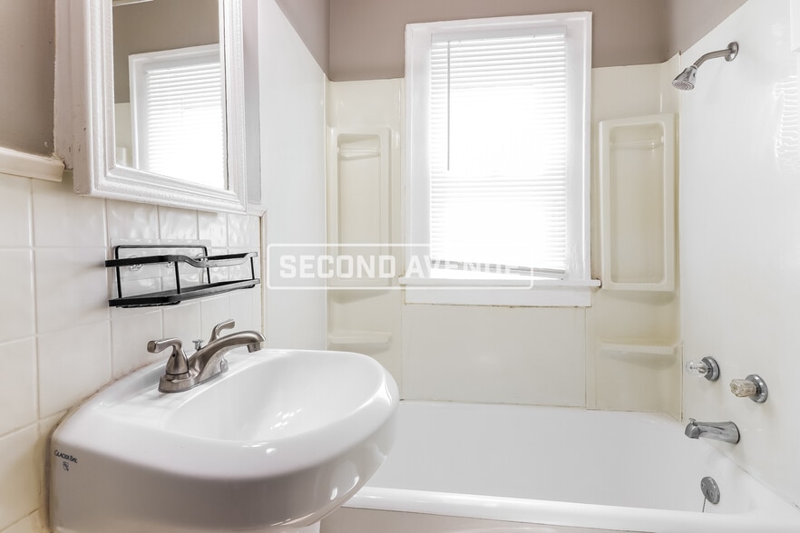 Building Photo - 4309 Chestnut Ave