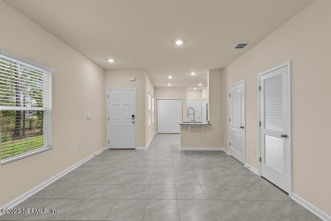 Building Photo - 279 Talulla Trl