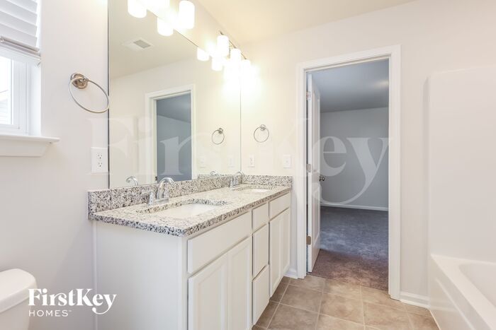 Building Photo - 408 Stonefence Dr